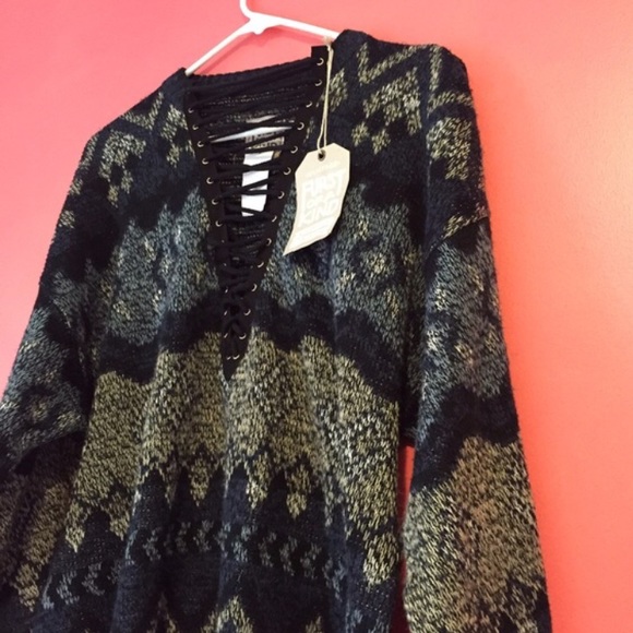 LF lace up sweater - Picture 3 of 3