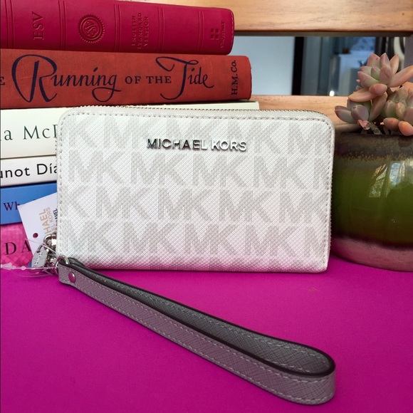 Michael Kors Jet Set Travel LG Flat Phone Wristlet