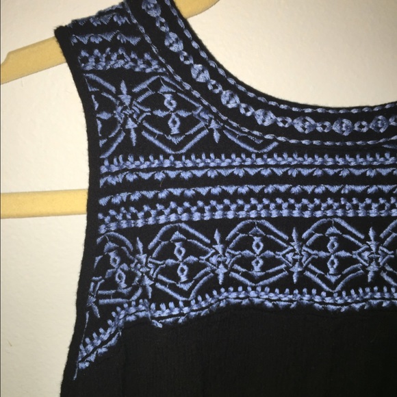 Forever 21- Black top with Blue Details - Picture 2 of 3