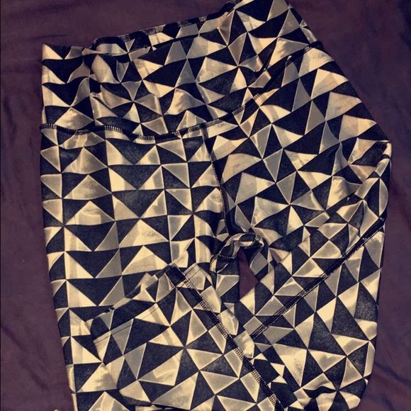 Nike Dri-Fit crop pattern