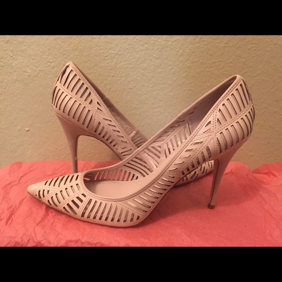 Flattering light pink sexy stilettos