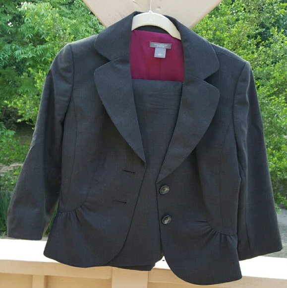 Ann Taylor Suit Size 6
