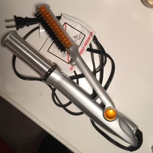 In styler rotating iron