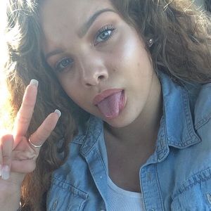 Meet your Posher, Brittney