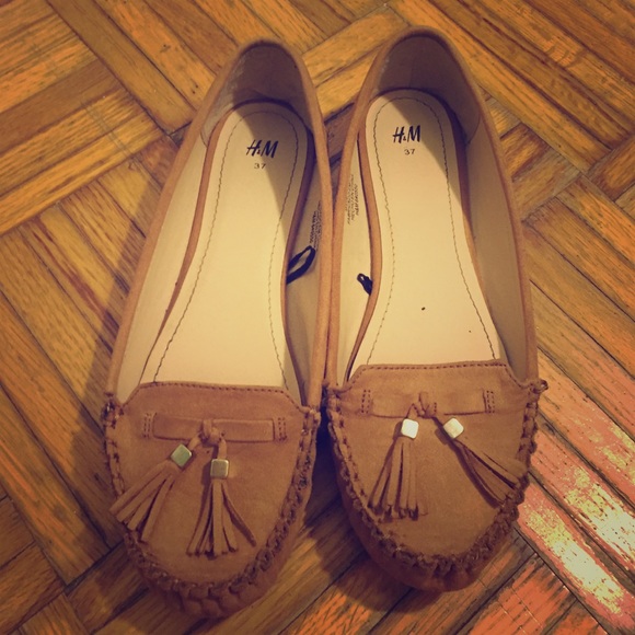 H&M tan loafer flats