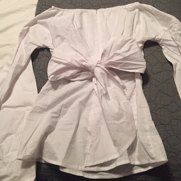🚫sold🚫off shoulder kimono sleeve back tie blouse - Picture 4 of 4