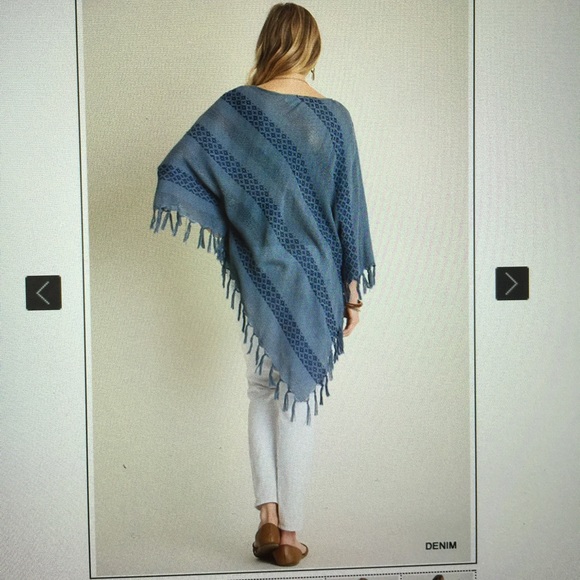 Great two tone blue poncho! 💞 - Picture 2 of 3