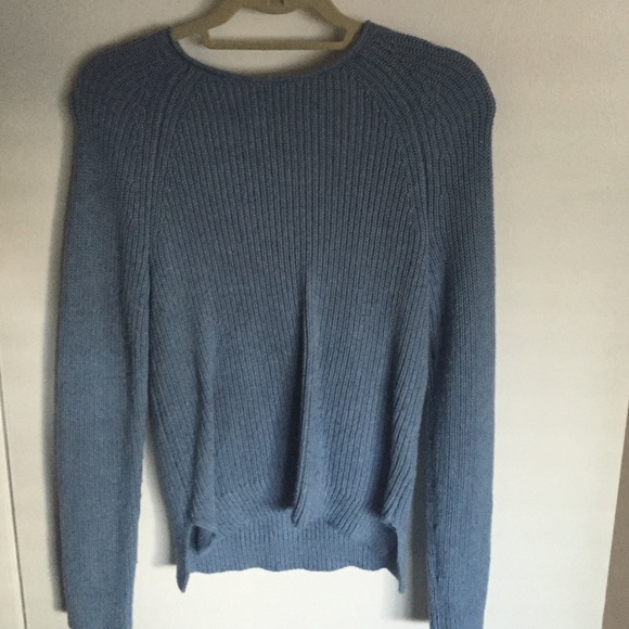 Gap sweater