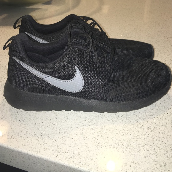 Black Roshes