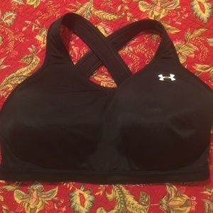 Black Underarmour Sports Bra XL 38-40