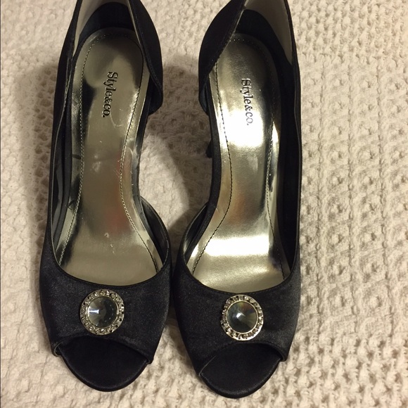 Style & Co. Black Satin 3 and 1/2 inch Heel - Picture 3 of 4