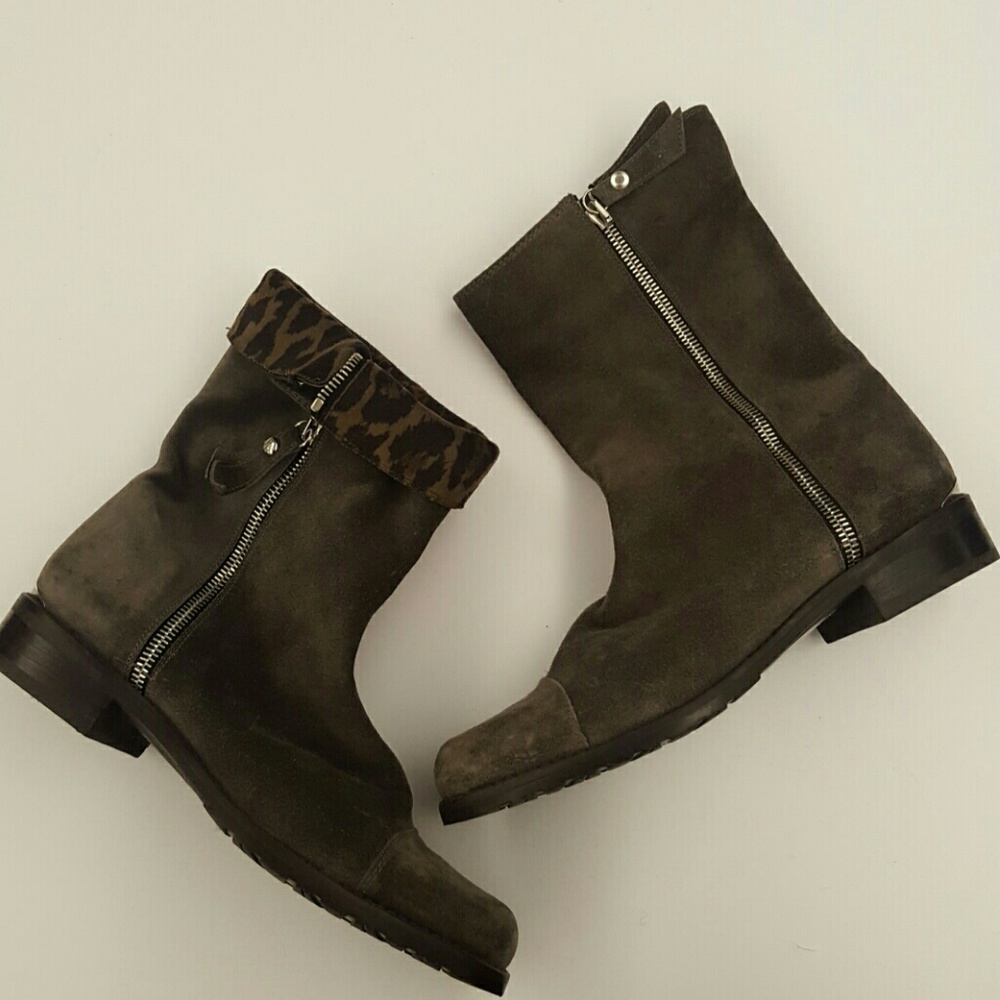 Stuart Weitzman Duluth Gray Suede Boots