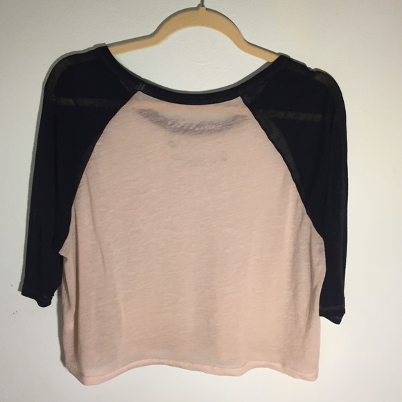 Vans- Cropped 3/4 Sleeve Top - Picture 3 of 3