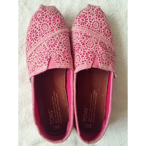 Authentic Crochet Toms