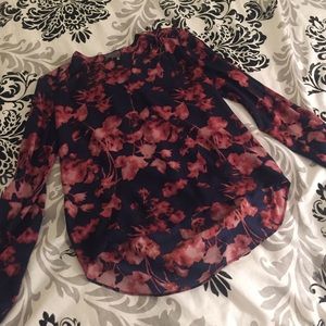 Vince Camuto Floral Top!