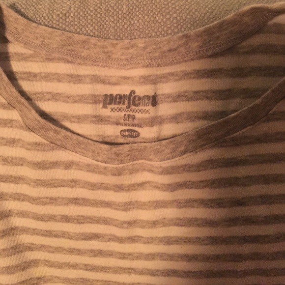 PERFECT-top.  Size Small - Picture 2 of 2