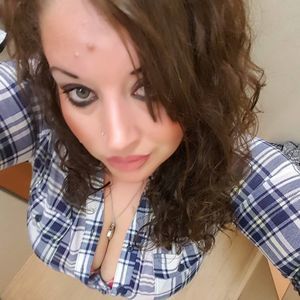 Meet your Posher, Alicia