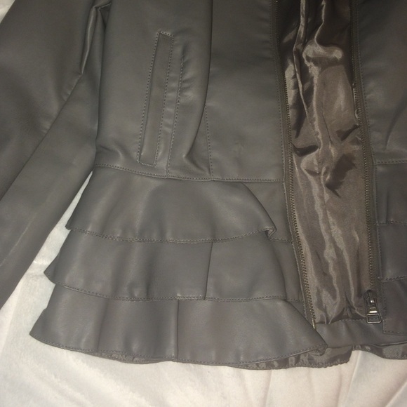 Gray jacket - Picture 3 of 4