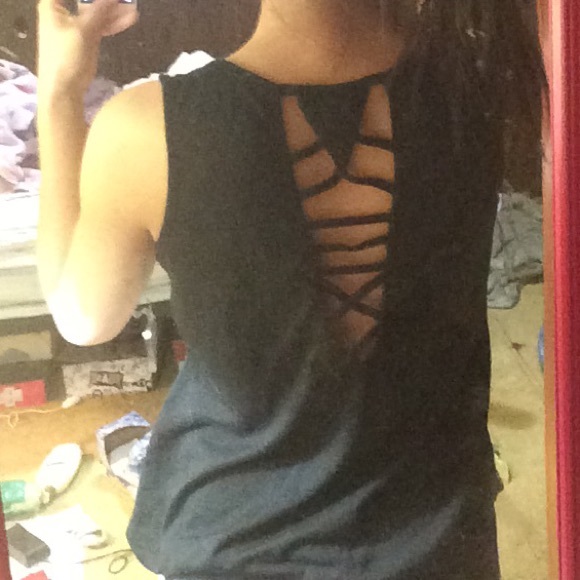 Black and White Striped Tank - Picture 4 of 4