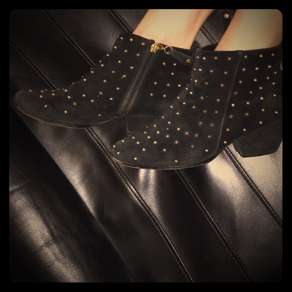 Topshop Shoes - Top shop studded Chelsea boot