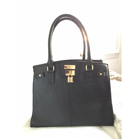 BCBG PARIS Handbag ✨