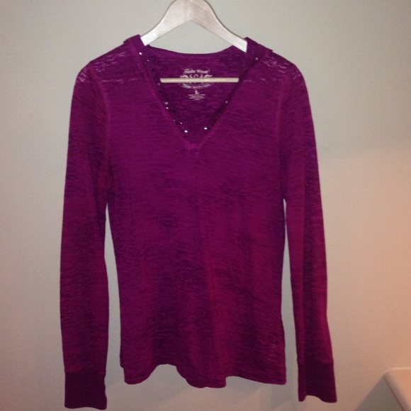 Long sleeved hooded tee