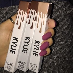 Kylie cosmetics metal matte in "King k"