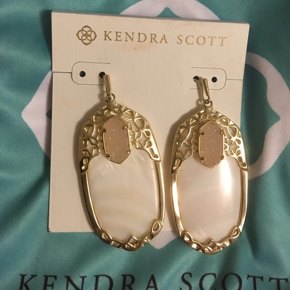 Kendra Scott - Picture 3 of 4