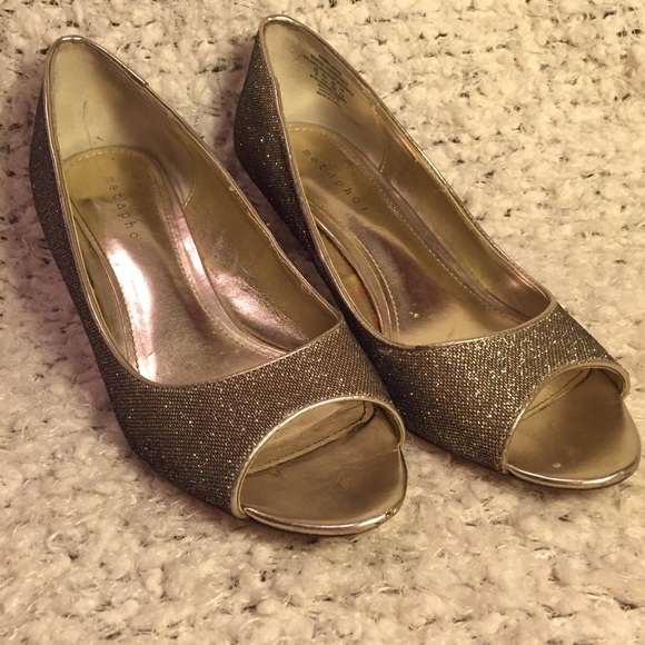Beautiful gold kitten heel shoes