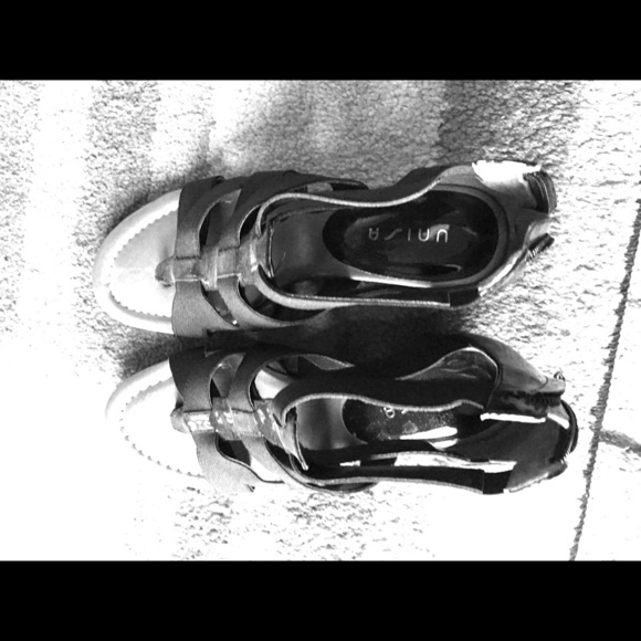 Unisa sandals