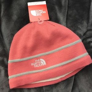 North face beanie, never worn