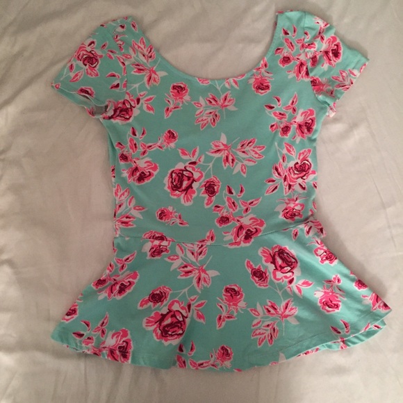 Adorable floral print shirt