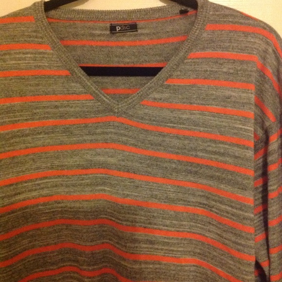 Mens V neck sweater EUC - Picture 2 of 3