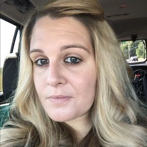 Meet your Posher, Katelyn