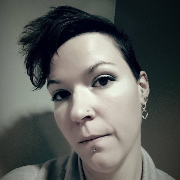 Meet your Posher, Amanda