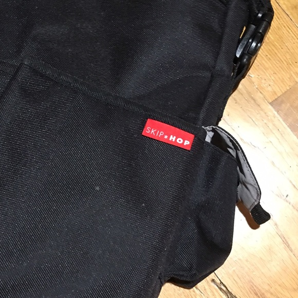 Skip Hop diaper bag - Picture 2 of 4