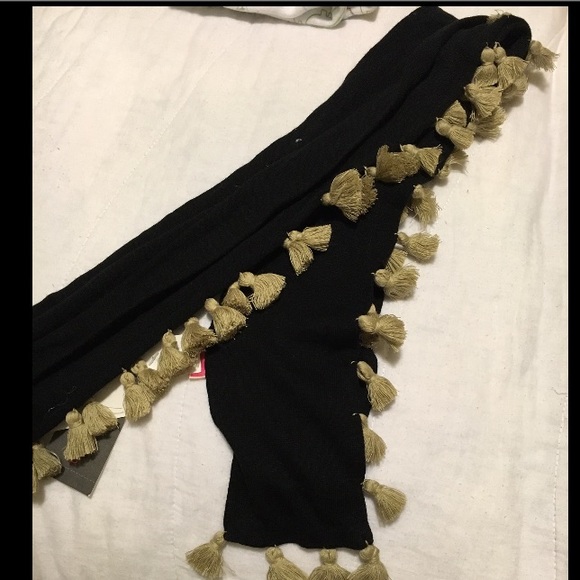 Black and taupe scarf
