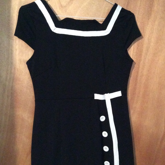 Size Large retro inspired wiggle dress