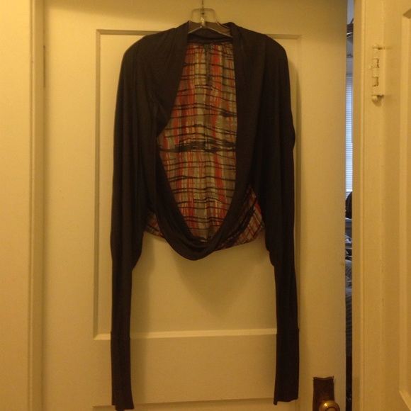 Piacera di Piu Shrug Jacket