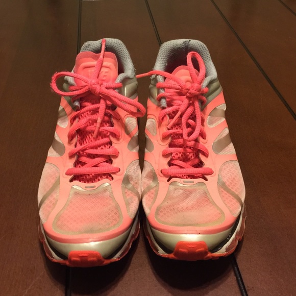 Nike air max shoes