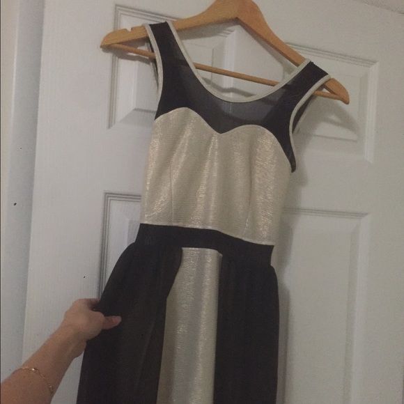 Short and long dress, white gold and black Small