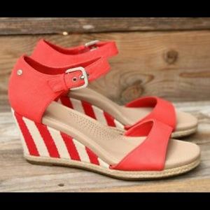 Ugg red sandals robe striped