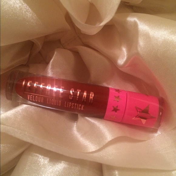 Jeffree Star UNICORN BLOOD liquid lipstick