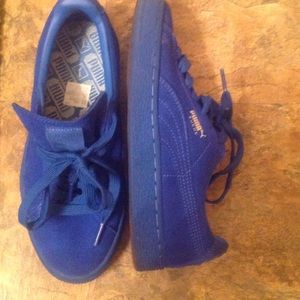 Blue suede Pumas  💙🌀🌀