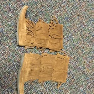 Minnetonka 3 layer fringe boot