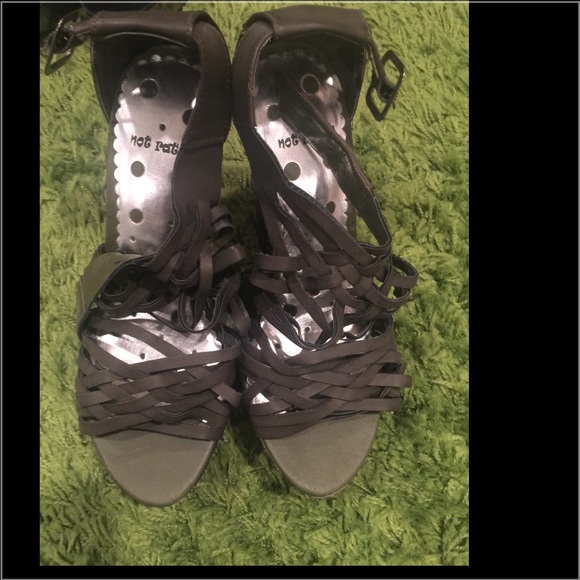 Army Design platforms from Victoria's Secret