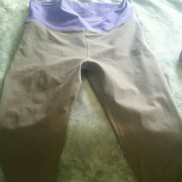 Fabletics Capri exercise pants