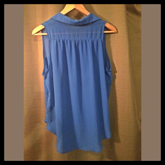 Blue Sheer Button Down Tank - Picture 3 of 4