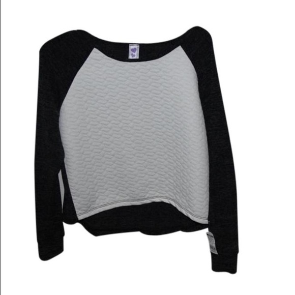 Sweaters - white & gray light weight sweater