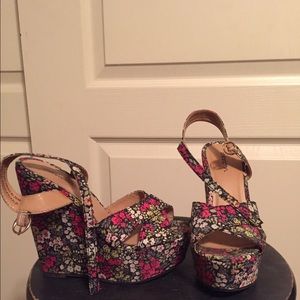 floral wedges!